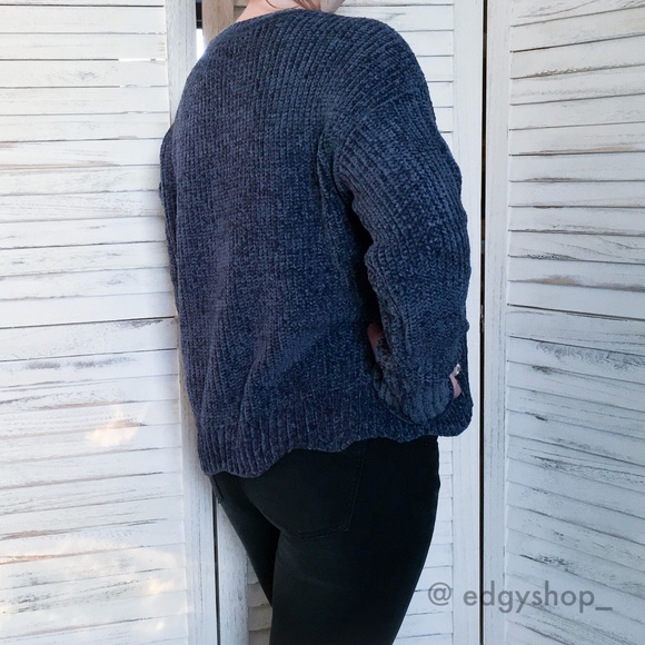 89th & Madison | Scalloped Hem Chenille Sweater - Picture 3 of 5